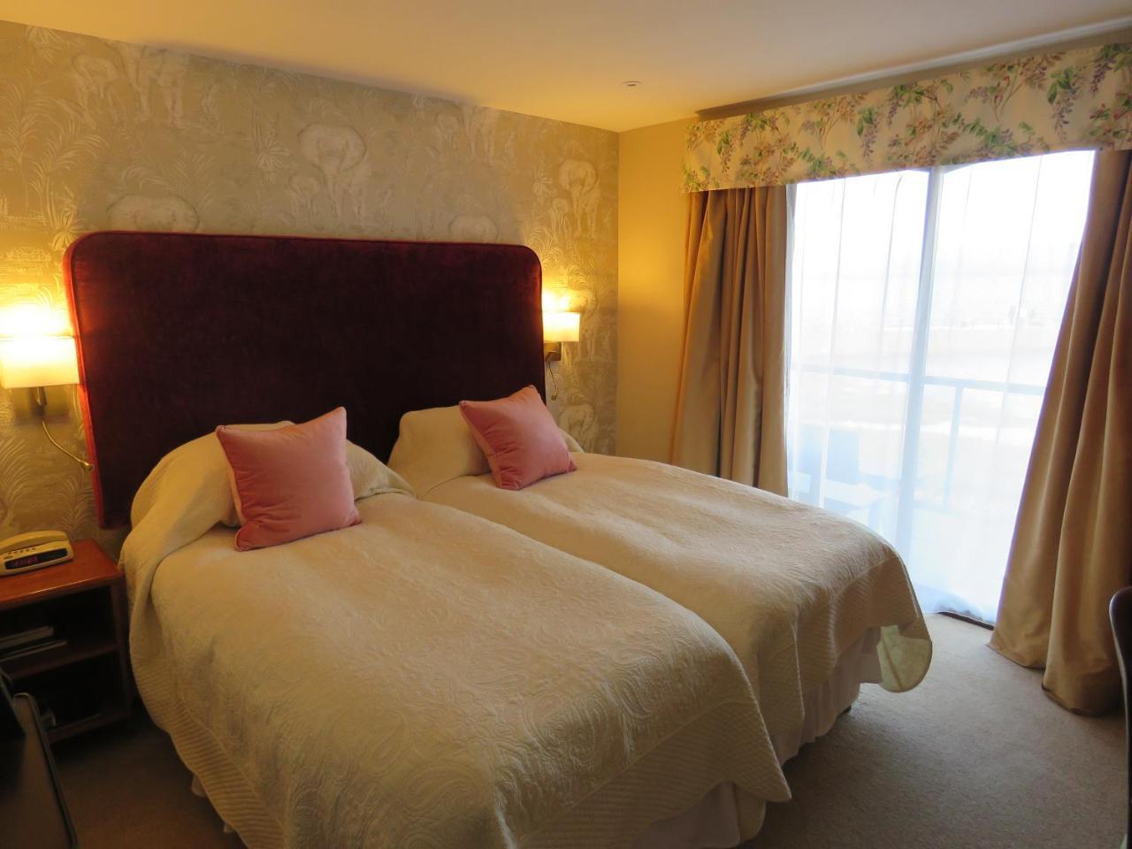 The Bay Horse Hotel And Restaurant Ulverston Extérieur photo