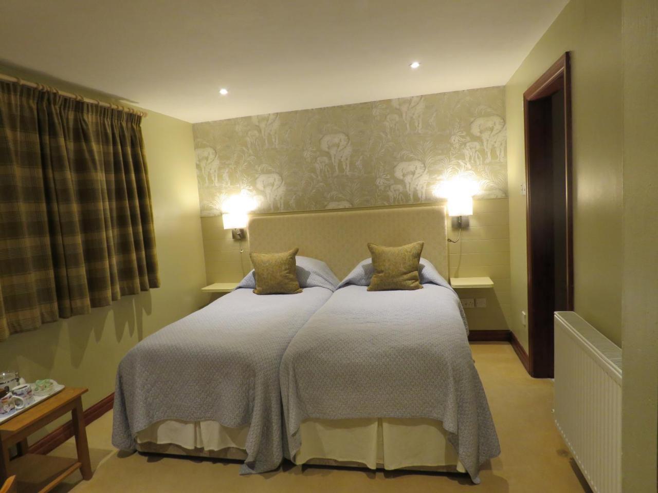 The Bay Horse Hotel And Restaurant Ulverston Extérieur photo